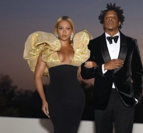 Η οικογενειακή φωτό της Beyonce και του Jay-Z: Ποζάρουν στα μαύρα μαζί με τα 3 τους παιδιά - Τα δίδυμα «κλέβουν» την παράσταση