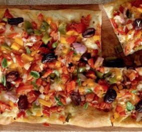 Αργυρώ Μπαρμπαρίγου: Παραδοσιακή Λαδένια Κιμώλου  - Η πιο νόστιμη σπιτική πίτσα για εσάς & την παρέα σας