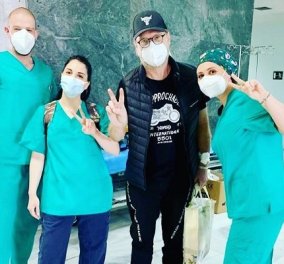 Με ορό και οξυγόνο ο Κώστας Σπυρόπουλος, έδωσε «μάχη» με τον covid: Οι φωτό μέσα από το νοσοκομείο - Πήρε εξιτήριο μετά από 17 μέρες 