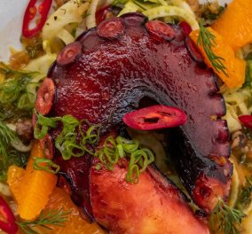 Ο Γιάννης Λουκάκος σε ένα υπέροχο πιάτο: Χταπόδι τηγανητό με ούζο - Υπέροχα χρώματα και αρώματα 