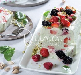 Ντίνα Νικολάου: Semifreddo με φράουλες, αβοκάντο και βασιλικό - Μια ιδιαίτερη συνταγή με πλούσια θρεπτικά συστατικά!