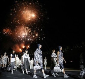 Dior Celebrates Greece: Μάγεψε η λαμπερή επίδειξη στο Καλλιμάρμαρο -  Ωδή στον αρχαιοελληνικό πολιτισμό, οι εκλεκτοί καλεσμένοι (φωτό - βίντεο)