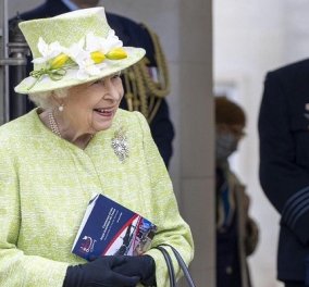 Στο Royal Ascot η βασίλισσα Ελισάβετ με mint σύνολο: Σε 68 χρόνια το έχασε μόνο 1 φορά - έχει βγάλει εκατομμύρια από τις ιπποδρομίες (φωτό & βίντεο)