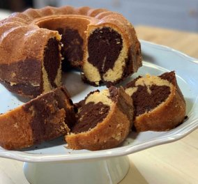 Αργυρώ Μπαρμπαρίγου: Δίχρωμο κέικ της μανούλας με βανίλια και σοκολάτα - Θα μοσχομυρίσει το κέικ