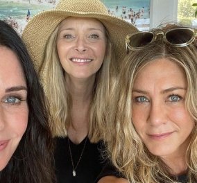 Η Jennifer Aniston με τις φιλενάδες της Courteney Cox & Lisa Kudrow - γνωρίστηκαν στο σετ των Friends, έγιναν κολλητές (φωτό)