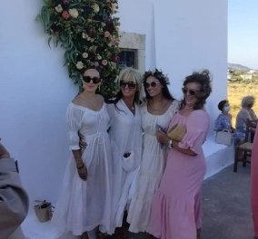 Η Demi Moore έγινε νονά στην Κρήτη: Ντυμένη στα λευκά η Χολιγουντιανή σταρ - το αέρινο φόρεμα, το λουλουδένιο στεφάνι (φωτό)