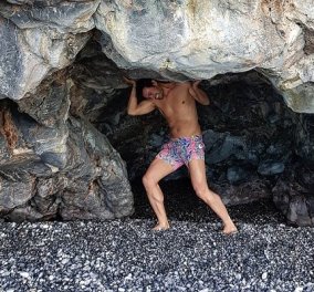 Ο Νίκος Παπαδάκης - Άτλας: Σηκώνει έναν τεράστιο βράχο… αλλά εμείς κοιτάμε αλλού! (φωτό)