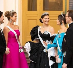 Οι πριγκίπισσες της Σουηδίας ξανά μαζί: Η διάδοχος Βικτώρια & η όμορφη αδερφή της Μαντλέν άκουσαν τον αγαπημένο τους τραγουδιστή (φωτό)