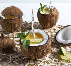 Ένα δροσιστικό, καλοκαιρινό ποτό από τα χεράκια του Άκη Πετρετζίκη - Fruit punch καρύδα
