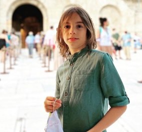 Στέλιος Κερασίδης: Βίντεο το παιδί - θαύμα παίζει πιάνο για τα θύματα στο Μάτι - Το «μπράβο» της Άννας Βίσση στον 9χρονο μουσικό