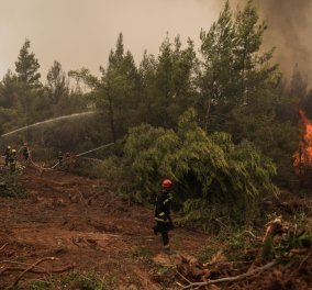 Μεγάλη φωτιά στην Κάρυστο - Εκκενώθηκε το Μαρμάρι & δύο ακόμα οικισμοί (βίντεο) 