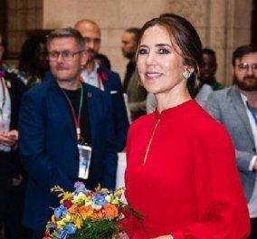 Οι σικ εμφανίσεις της πριγκίπισσας Μαίρης της Δανίας: Το κατακόκκινο φόρεμα, το μπλε ηλεκτρίκ & μια παντελόνα του ονείρου (φωτό)