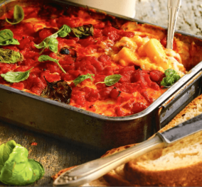 Αργυρώ Μπαρμπαρίγου: Μας ετοιμάζει Ιταλικά λαζάνια με πολέντα στο φούρνο - Με 4 τυριά, σάλτσα ντομάτας και μπεσαμέλ 