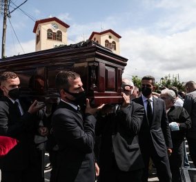 Στην κρητική γη αναπαύεται ο οικουμενικός Μίκης Θεοδωράκης - Ρίγη συγκίνησης στην κηδεία,  δάκρυσε η ΠτΔ, με ριζίτικο ο αποχαιρετισμός του (φωτό - βίντεο)