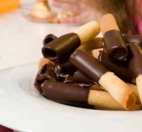 Ο Στέλιος Παρλιάρος έχει την συνταγή που θα λατρέψουν όλα τα παιδιά - Έτσι θα φτιάξουμε στο σπίτι πουράκια σοκολάτας 