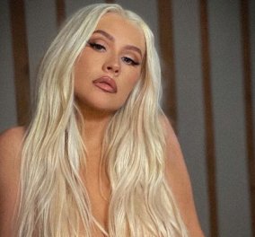 Η Christina Aguilera όπως δεν την έχουμε ξαναδει: Χαμηλοκάβαλο τζιν, μαλλιά γοργόνας & τόπλες (φωτό)