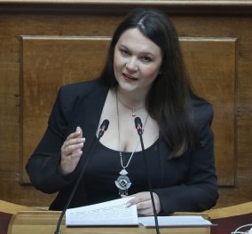 Η ανεξάρτητη βουλευτής Κωνσταντίνα Αδάμου υπερψήφισε την συμφωνία Ελλάδας - Γαλλίας - Καλή τύχη της ευχήθηκε ο Βαρουφάκης 