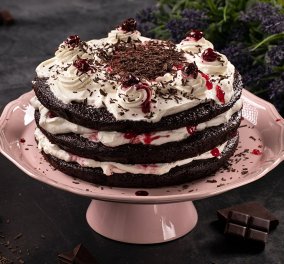 Αργυρώ Μπαρμπαρίγου: Αυθεντική συνταγή για τούρτα black forest, κατευθείαν από το Baden Baden - Αφράτο παντεσπάνι σοκολάτας, μαυροκέρασα & αέρινη σαντιγί