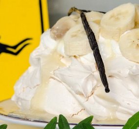 Στέλιος Παρλιάρος: Πάβλοβα με μπανάνες - η διάσημη τούρτα με βάση από μαρέγκα, που «γεννήθηκε» στην Αυστραλία