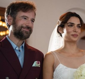 Η πρώτη φωτό από τον γάμο της Τόνιας Σωτηροπούλου & του Μαραβέγιας: Με υπέροχο νυφικό, πέπλο & χρυσάνθεμα η νύφη, με μπορντό σακάκι ο γαμπρός 