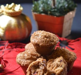 Γιάννης Λουκάκος: Ήρθε η ώρα να φτιάξουμε Χριστουγεννιάτικα γλυκά - Μάφινς με κράνμπερι και κανέλλα