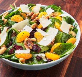 Έκτορας Μποτρίνι: Φτιάξτε και εσείς την πιο νόστιμη Φθινοπωρινή σαλάτα  - Με μανταρίνι και πορτοκάλι