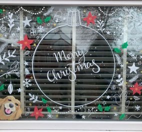 Στολίστε χριστουγεννιάτικα τα παράθυρά σας: Mοναδικές ιδέες που θα τις ζηλέψουν όλοι! (Φωτό)