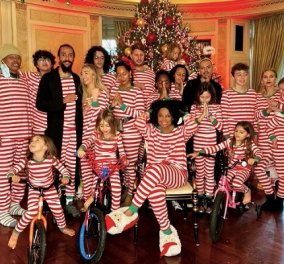 Η Diana Ross περιτριγυρισμένη από την τεράστια οικογένειά της - όλοι με ασορτί χριστουγεννιάτικες πιτζάμες (φωτό)