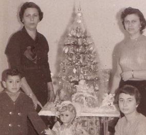 Λευτέρης Λαζάρου: Η χριστουγεννιάτικη φωτό από το παρελθόν ξύπνησε αναμνήσεις στους followers του