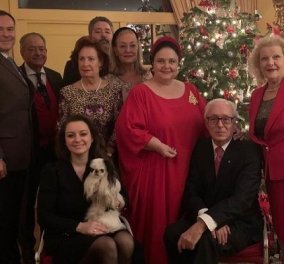 Τα πρώτα Χριστούγεννα της νέας Ρωσίδας royal, Rebecca Romanoff - στα κόκκινα όλη η πληθωρική οικογένεια (φωτό)