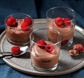 Αργυρώ Μπαρμπαρίγου: Μους σοκολάτα χωρίς ζάχαρη - Τόσο ελαφριά που την τρως χωρίς τύψεις