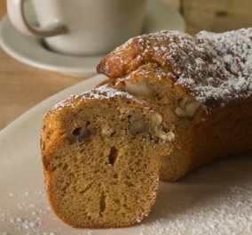  Στέλιος Παρλιάρος: Κέικ με μέλι και καρύδια - εύκολο, νόστιμο και χαμηλό σε λιπαρά 