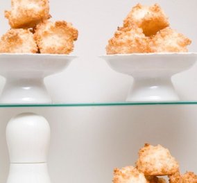 Στέλιος Παρλιάρος: Μαλακά μπισκότα από καρύδα - Μικρές, αφράτες μπουκιές με υπέροχο άρωμα