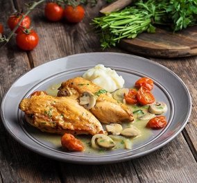 Αργυρώ Μπαρμπαρίγου: Φιλέτο κοτόπουλο με μουστάρδα και μανιτάρια - Ζουμερό, ελαφρύ & πεντανόστιμο  