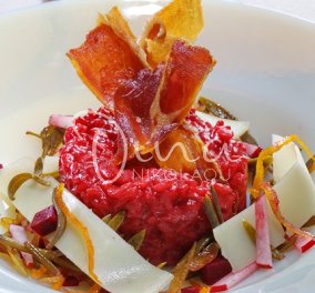Ροζ ριζότο από τη Ντίνα Νικολάου: Το χρώμα και η γεύση του ταιριάζουν τέλεια σε ένα ρομαντικό γεύμα