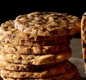 Στέλιος Παρλιάρος: Μεγάλα μπισκότα φουντουκιού με κομμάτια σοκολάτας - τραγανά & πεντανόστιμα, ιδανικά για σνακ