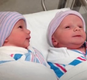 Το good news βίντεο της ημέρας: Διδυμάκια έπιασαν την κουβεντούλα μια ώρα μετά την γέννησή τους 