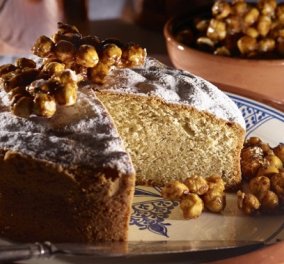 Στέλιος Παρλιάρος: Κέικ φουντουκιού - το ιδανικό πιάτο για το τέλος ενός οικογενειακού γεύματος