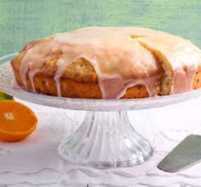 Δημήτρης Σκαρμούτσος: Κέικ με γλάσο πορτοκαλιού και δυόσμο - «σκίζει» σε γεύση και αρώματα
