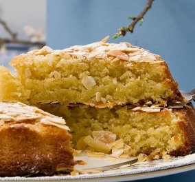 Νηστίσιμη αμυγδαλόπιτα από τον Στέλιο Παρλιάρο - ιδανικό γλυκό για γιορτινά τραπέζια & όχι μόνο
