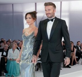 Victoria Beckham: Αυτό είναι το φόρεμα που φόρεσε στον γάμο του γιου της - περήφανος στο πλευρό της ο David (φωτό)