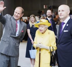 Βασίλισσα Ελισάβετ: Εμφάνιση - έκπληξη στο μετρό του Λονδίνου - Με κίτρινο σύνολο και ασορτί καπέλο (φωτό & βίντεο)
