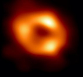 Δέος: Αυτή είναι η πρώτη φωτογραφία της μαύρης τρύπας στην καρδιά του γαλαξία μας (βίντεο)