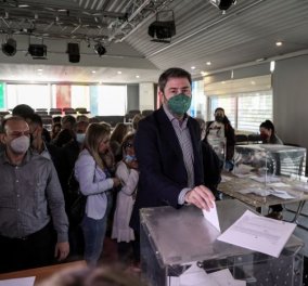 ΠΑΣΟΚ-ΚΙΝΑΛ -Ν. Ανδρουλάκης: ''Το σύμβολό μας, ο ήλιος, επέστρεψε'' - Μεγάλη συμμετοχή στις εκλογές (βίντεο)