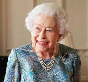 Το ροζ κραγιόν της 96χρονης βασίλισσας Ελισάβετ - Ποια είναι τα brands που προτιμά η μονάρχης (φωτό & βίντεο)