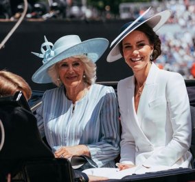 Με λευκό Alexander McQueen η Kate Middleton: Μίνιμαλ κομψότητα με αέρα βασίλισσας (φωτό & βίντεο)