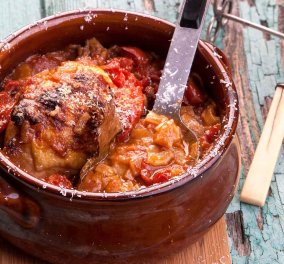 Αργυρώ Μπαρμπαρίγου: Φανταστικό παραδοσιακό κοτόπουλο με χυλοπίτες στο φούρνο που θα σας ξετρελάνουν!