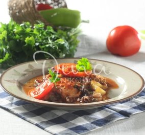 Η Ντίνα Νικολάου προτείνει: Ψάρι πλακί Σπετσιώτα - ένα καταπληκτικό καλοκαιρινό πιάτο
