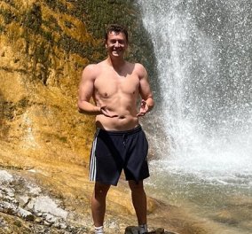 Ο Αντώνης Σρόιτερ στους καταρράκτες Τρύπης: «Ένα από τα πιο όμορφα τοπία στη χώρα - Τρεις ώρες ανάβαση» (φωτό)