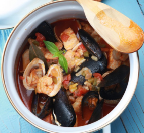 Γιάννης Λουκάκος: Ένα τέλειο καλοκαιρινό πιάτο - Fish stew με κυδώνια, μύδια και γαρίδες 